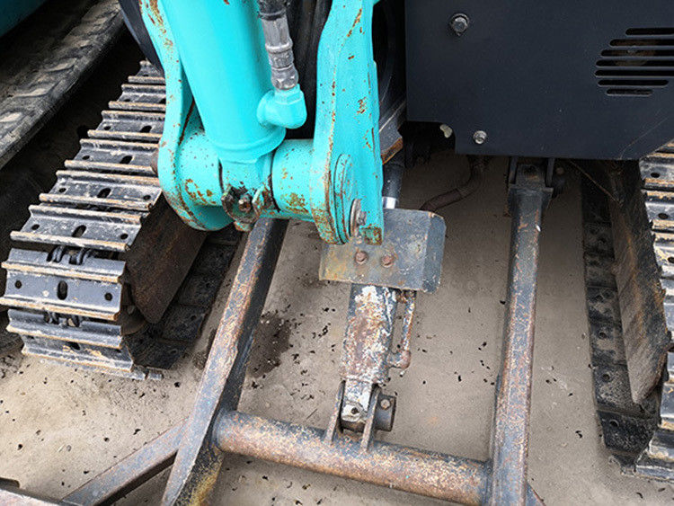日本で安価で高品質の中古用掘削機でオリジナルの掘削機kobelco SK20SR