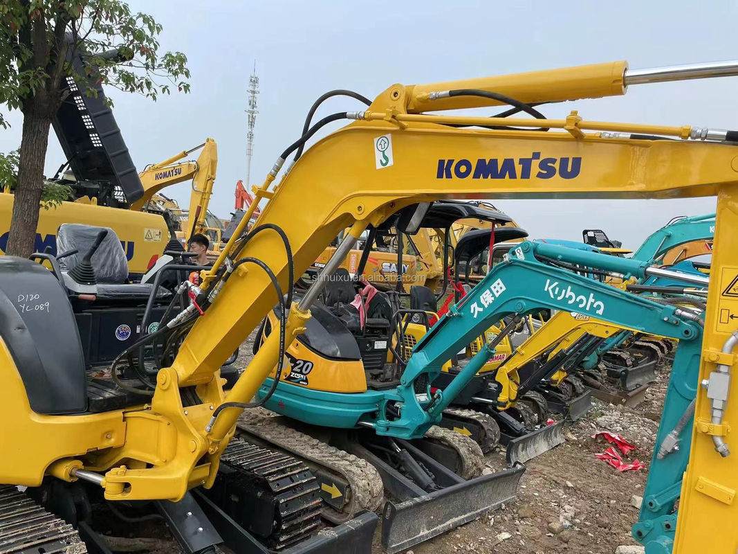 中古の水力クローバー掘削機 コマツー30 中古の掘削機 コマツー30 良質で安価で販売中