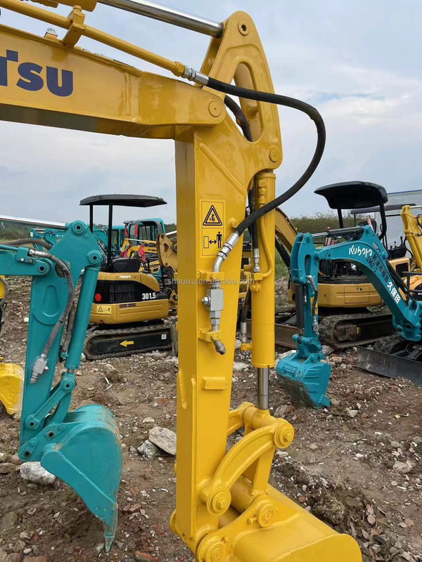 中古の水力クローバー掘削機 コマツー30 中古の掘削機 コマツー30 良質で安価で販売中