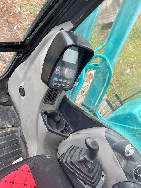 古い掘削機 Kobelco Sk200 良質の作業状態で使った掘削機 Kobelco Sk200