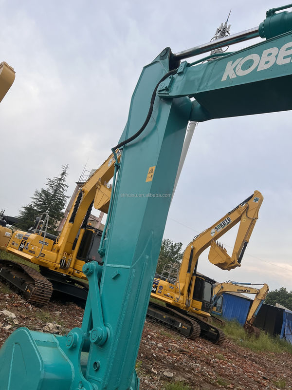 古い掘削機 Kobelco Sk200 良質の作業状態で使った掘削機 Kobelco Sk200