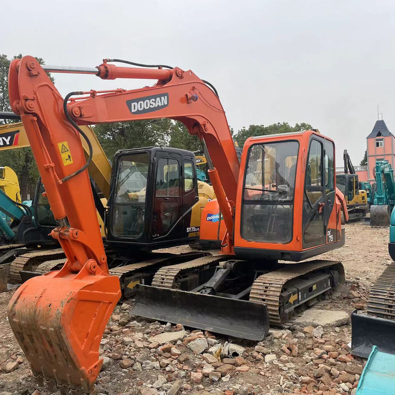 中古ミニ掘削機 Doosan DX75 小型掘削機 中古機械 6トン手作業の土掘削機 小型掘削機