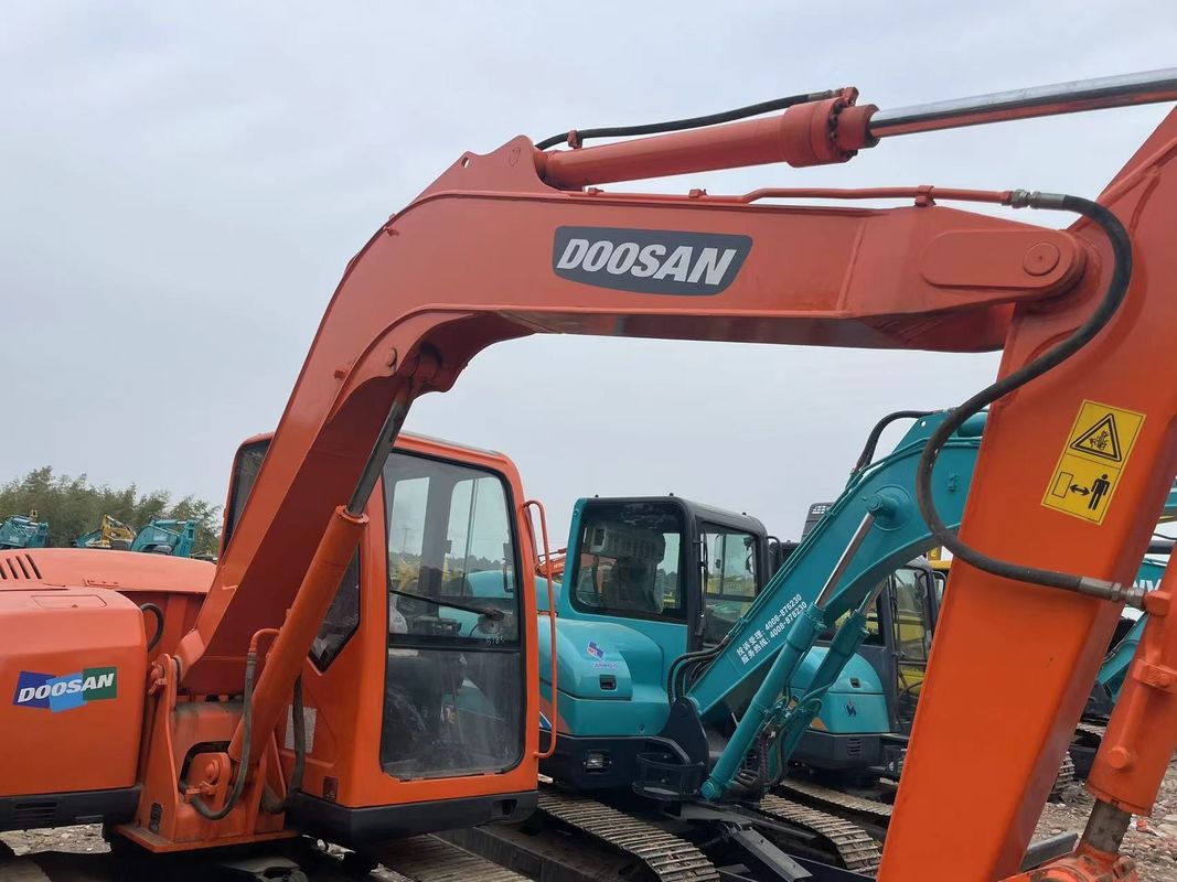 中古ミニ掘削機 Doosan DX75 小型掘削機 中古機械 6トン手作業の土掘削機 小型掘削機