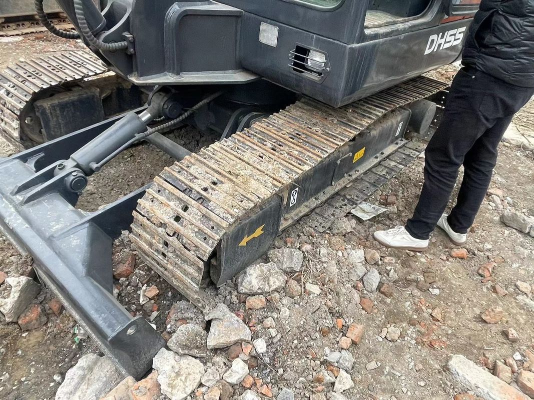家庭用ミニ掘削機 DOOSAN DH55 DX60/韓国のブランドで使われたミニ燃料効率の良い掘削機は修理と掘削が安価です