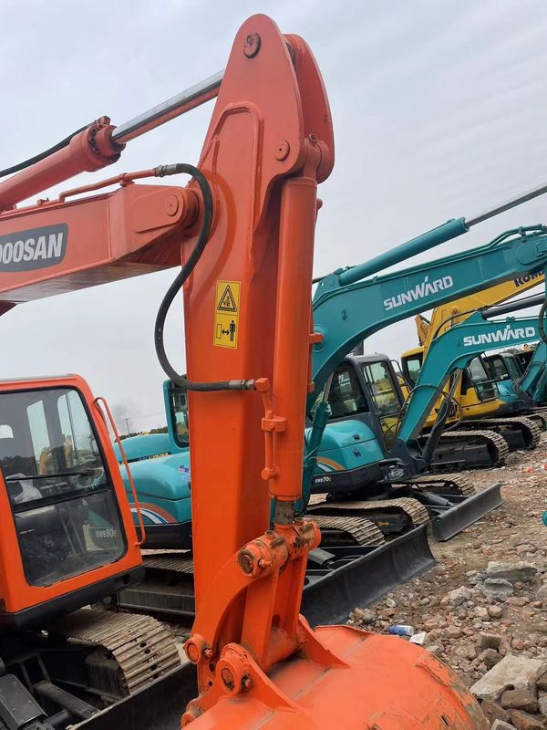 中古カーラー掘削機/ 最高品質の中古doosan75 韓国産 中古ミニ掘削機 Doosan75