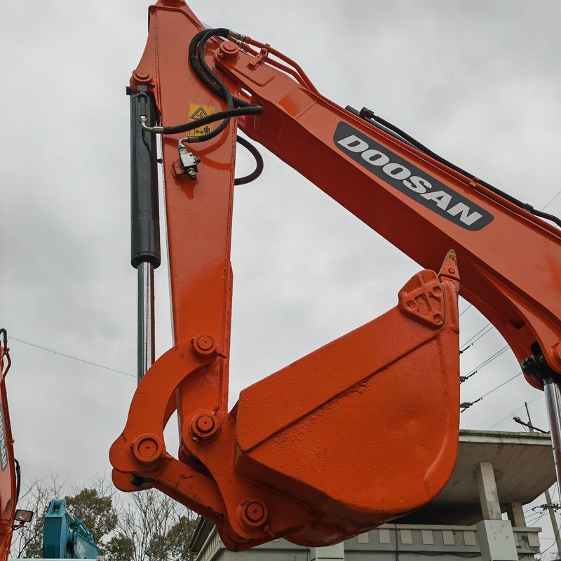 5.5トン ミニ 中古ドーサンDx55 中古掘削機 0.75m3 バケツ容量