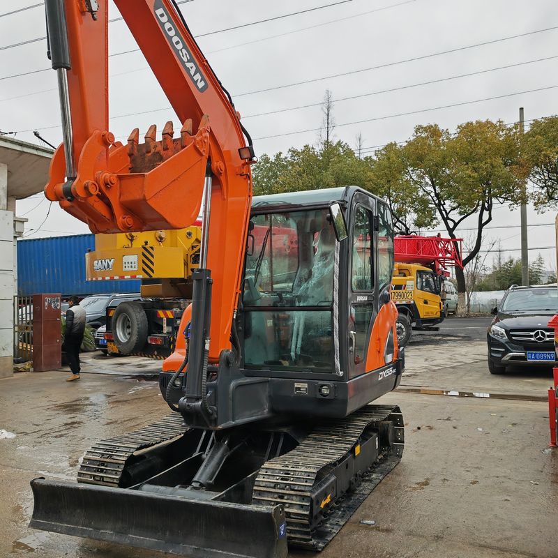 中古のドゥーサンミニ掘削機Dx55 中古のミニ掘削機 オリジナル色