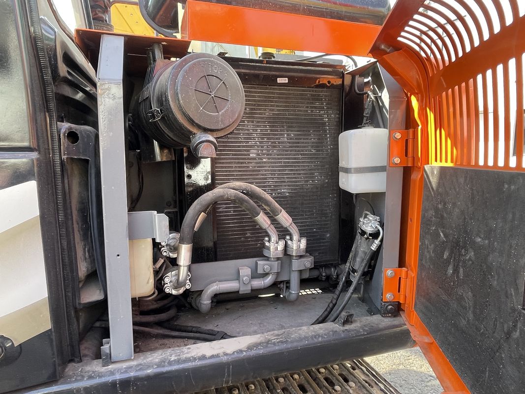中古機 中古掘削機 掘削機 HITACHI 120 低価格で 販売