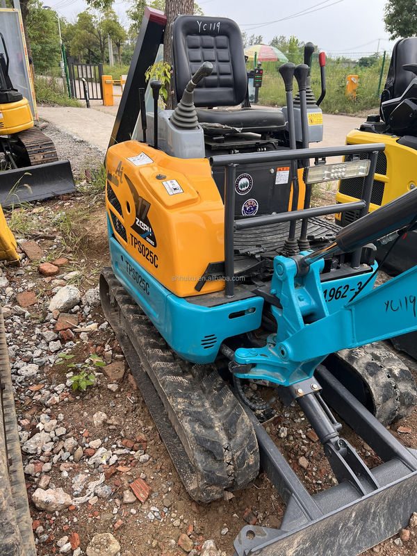 低労働時間 道路機械 クボタ U17 高品質のエンジンとポンプの掘削用用掘削機 低価格の掘削用爬虫機