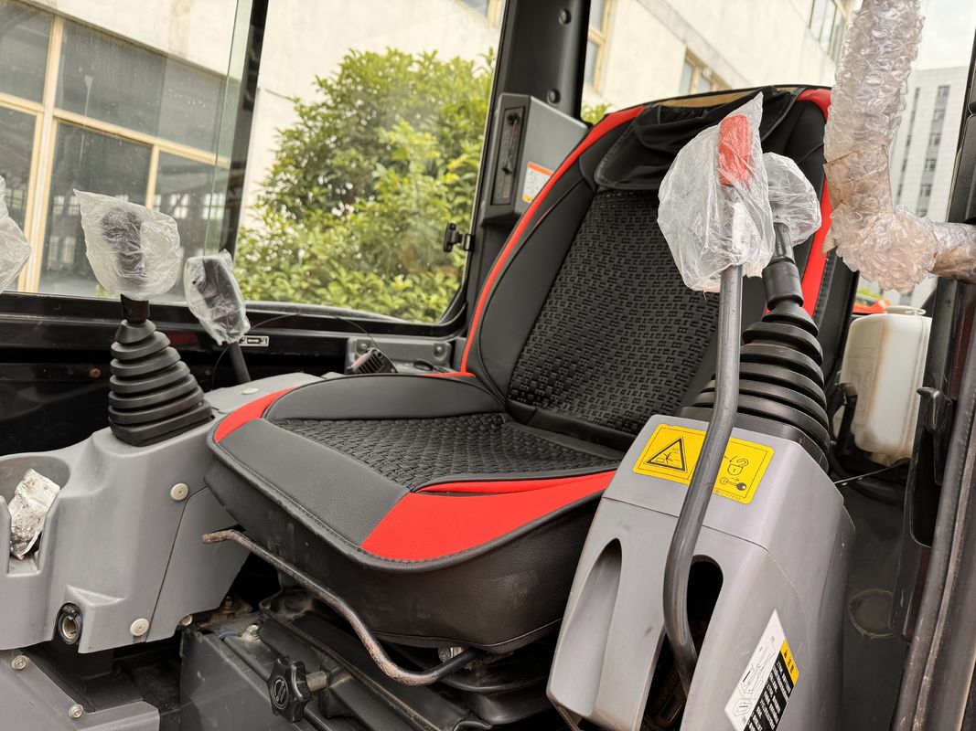 旧用掘削機 Kubota165 中古 クローバー 掘削機 ジャンパン 原作 建設機械 旧用ミニ掘削機 6.5 トン