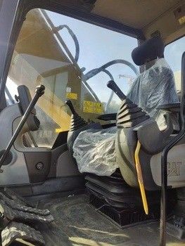 中古の掘削機 猫の毛虫320D