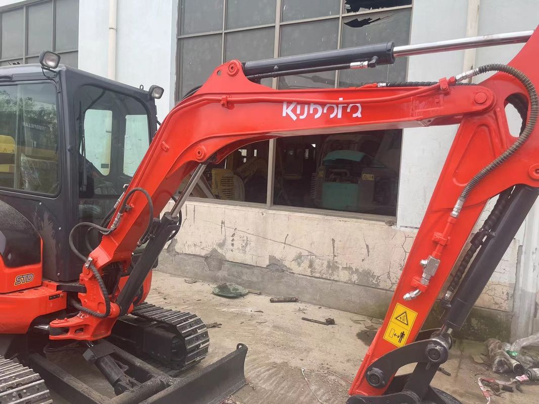 赤色 中古掘削機 ミニクボタU35 中古掘削機