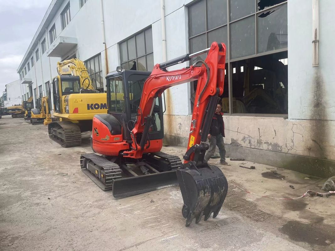 赤色 中古掘削機 ミニクボタU35 中古掘削機