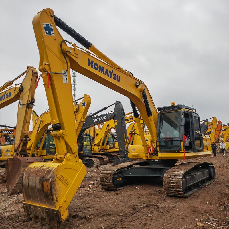 中古 KOMATSU240-8LC掘削機 高品質の掘削機 KOMATSU PC240-8 低価格で販売
