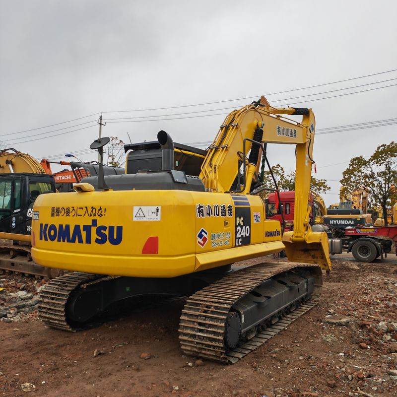 中古 KOMATSU240-8LC掘削機 高品質の掘削機 KOMATSU PC240-8 低価格で販売