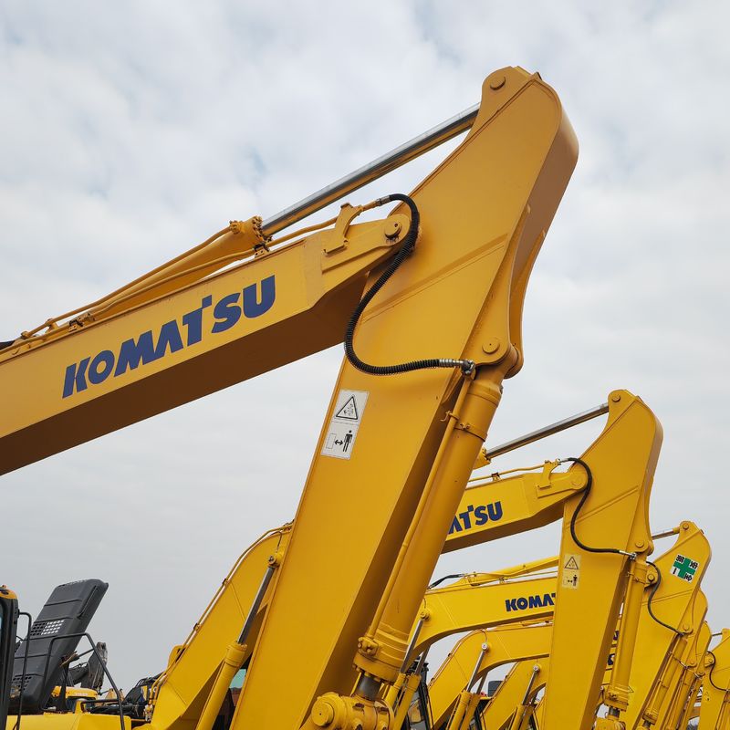 オリジナルペイント 掘削機使用 コマツー pc240-8/高性能エンジン使用 コマツー pc240-8