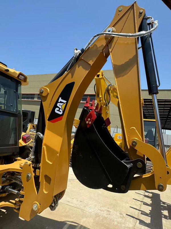 中古掘削機 カタピラー CAT420F バックホー 両端で忙しく/ 中古 日本 トラクター エンジン 状態良好