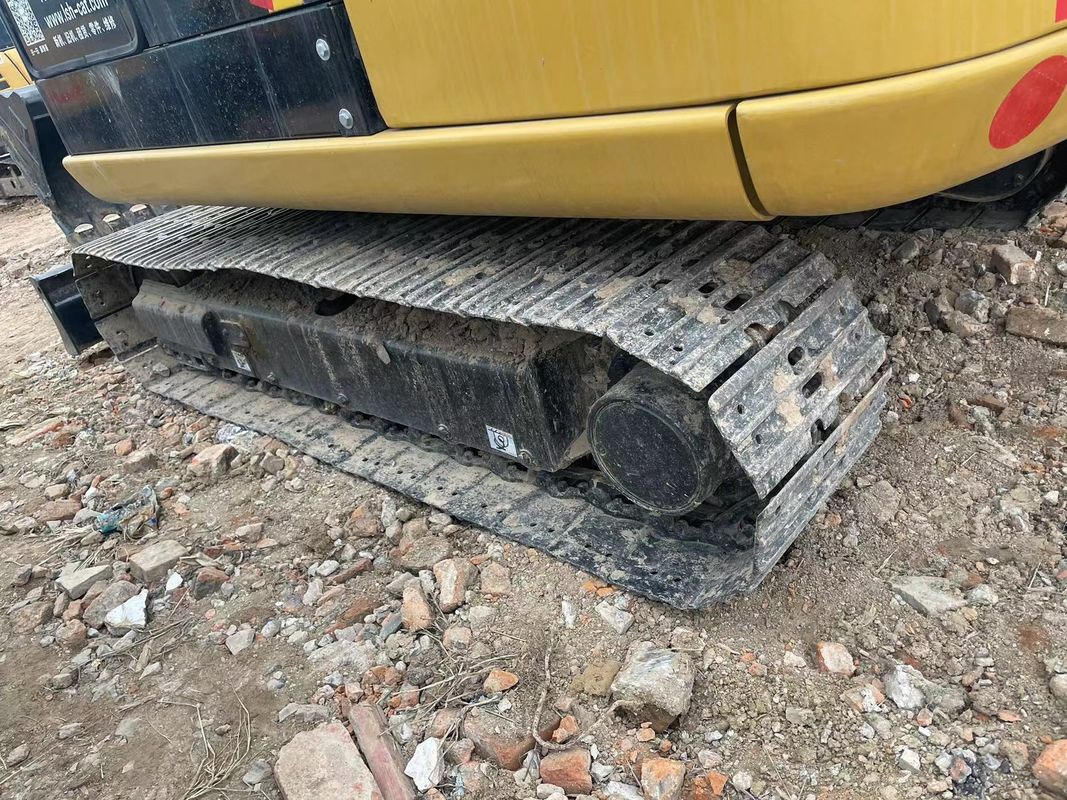 5.5トンの古き古き掘り機 ミニカーラー CAT305.5E ストック中 中古 CAT305.5E 販売