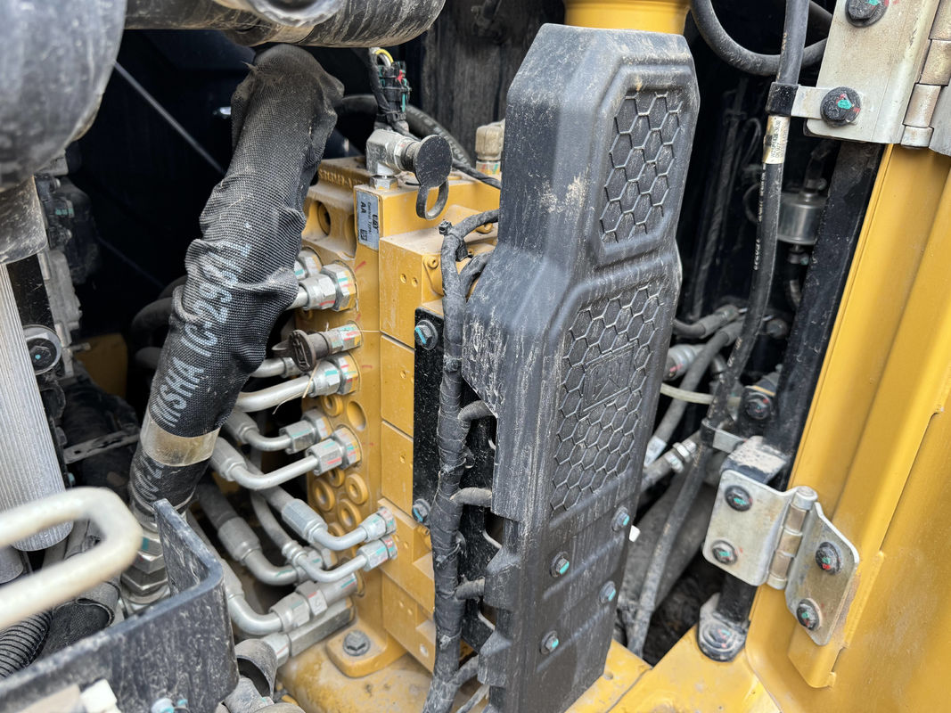 黄色 オリジナルの塗料 猫用掘削機 cat306/秒 手動クローラー掘削機 cat306 販売中