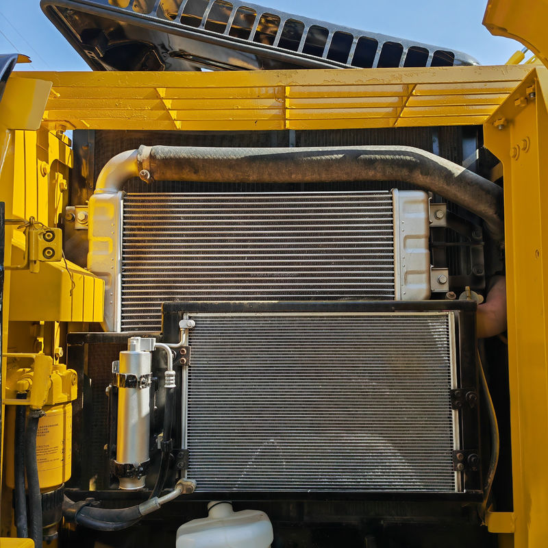 中古 クローラー掘削機 cat320d/秒 手元の色 cat 320d 販売中